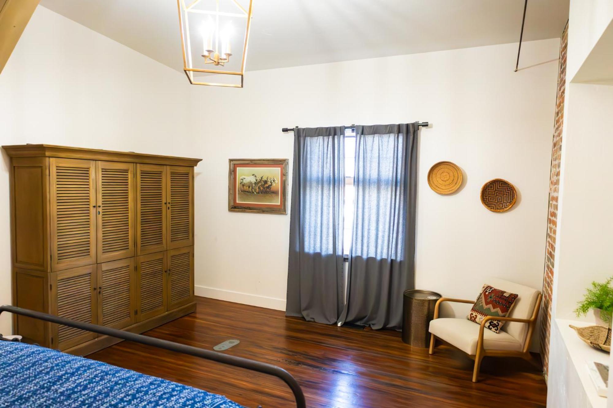 Lander Millhouse Hotel Bagian luar foto