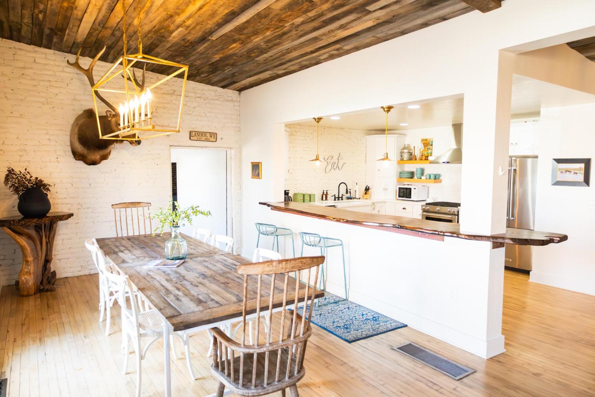 Lander Millhouse Hotel Bagian luar foto